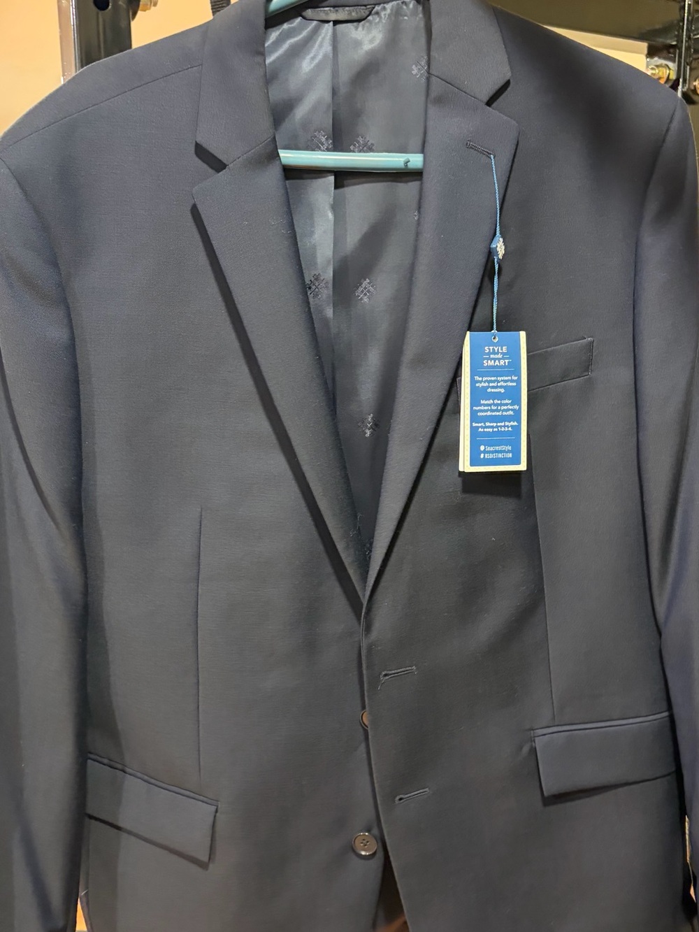 NEW Ryan Seacrest Distinction 44R – Retail $425
